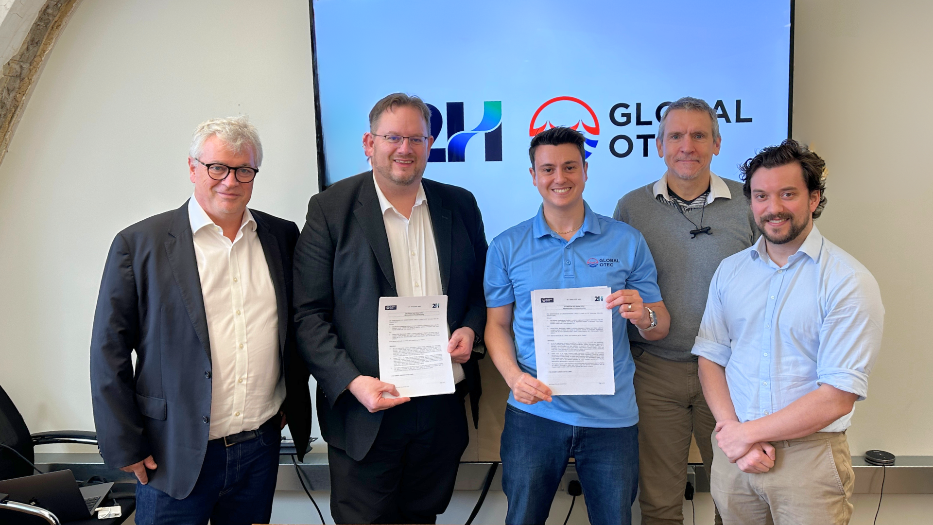 A Memorandum of Understanding (MoU) was signed in London, last week, by the Director of the 2H France office, Pierre Guerin, the Managing Director at 2H, Yann Helle, Founder and CEO at Global OTEC, Dan Grech, the Commercial Director at Global OTEC Andreas Koall and the Lead Engineer at Global OTEC Sam Johnston